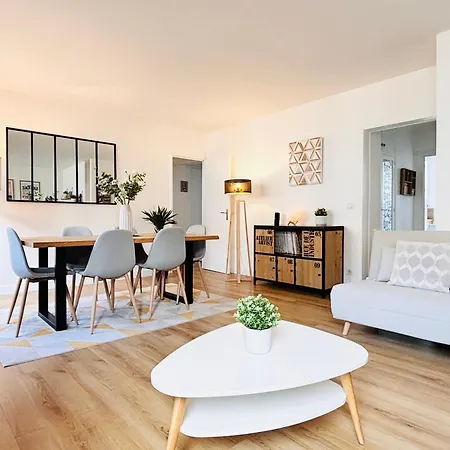 Myjolieparishome - King Size Bed, Ac Living Room, Balcony Parigi
