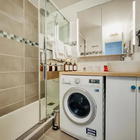 Апартаменты Myjolieparishome - King Size Beds, 2 Bathrooms, Free Parking