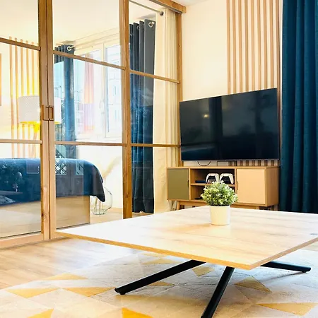 Myjolieparishome - King Size Beds, 2 Bathrooms, Free Parking Апартаменты