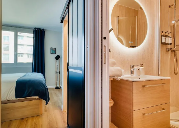 Myjolieparishome - King Size Beds, 2 Bathrooms, Free Parking