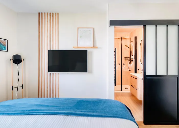 Myjolieparishome - King Size Beds, 2 Bathrooms, Free Parking Appartement Parijs